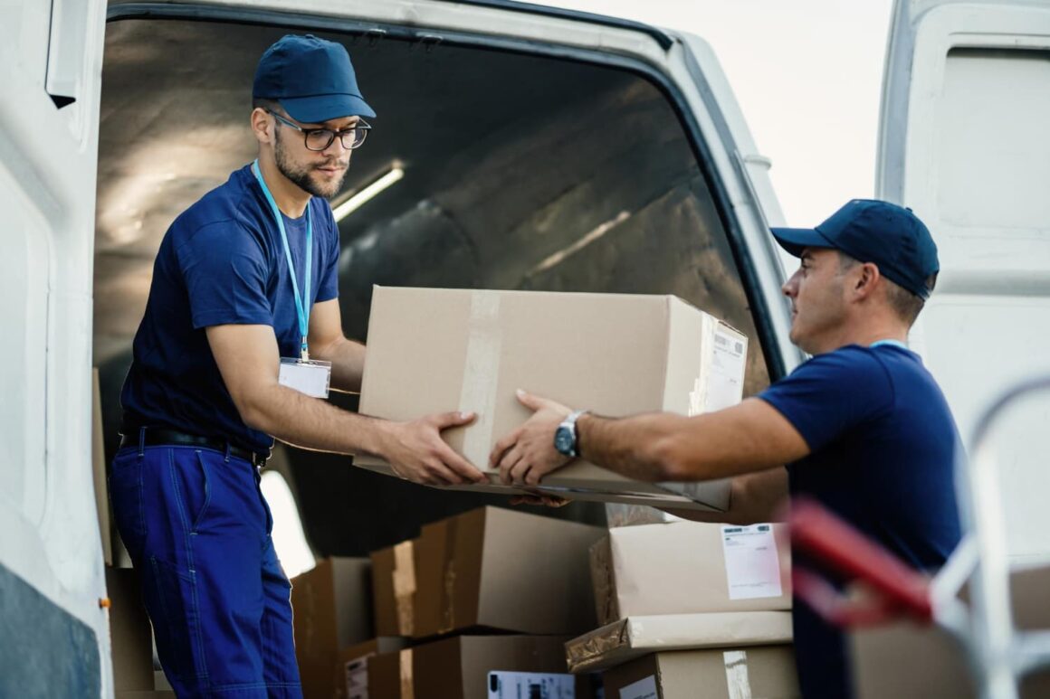 freight forwarder vs courier vs logistics